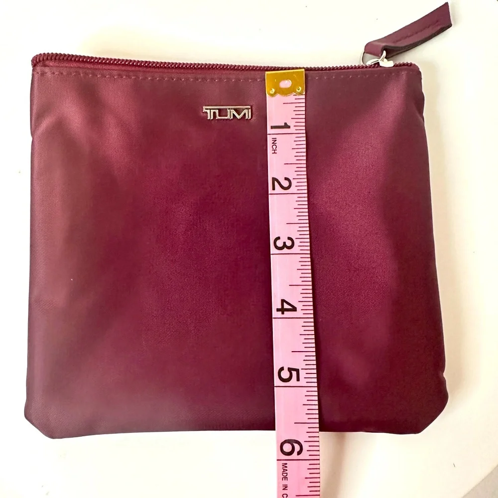 TUMI for Delta Zip Pouch Travel Case Toiletries Makeup Bag Purple Plum EUC